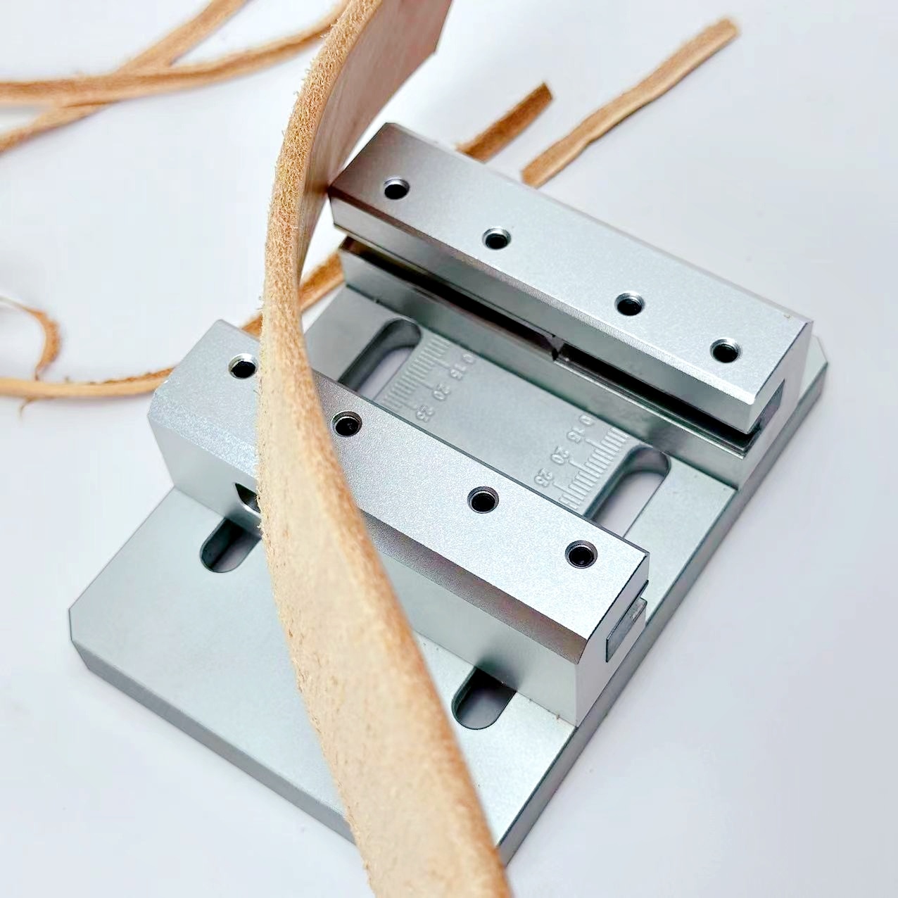Leatherwork Machine - Gürtelkanten-Trimmmaschine, halbkreisförmiger Gürtelkantenformer, Gürtelstreifen-Kantenformer, DIY-Lederkantenformer, Lederbearbeitungswerkzeuge