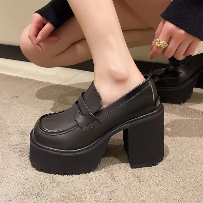 Petite Damen-Slipper aus schwa – Leatherwork In French Bewertung und Preis